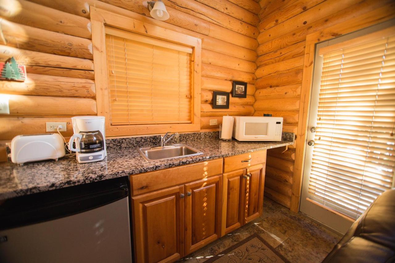 The Pines At Island Park Villa Exterior photo